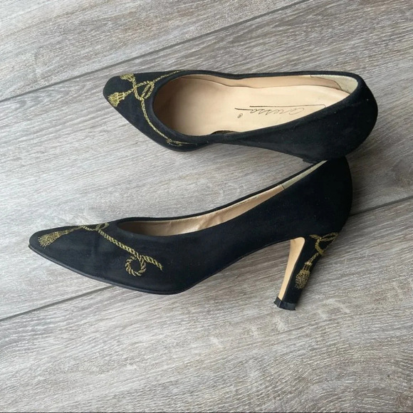 Caressa Made in Spain Suede Leather Embroidery Pumps - Picture 13 of 14